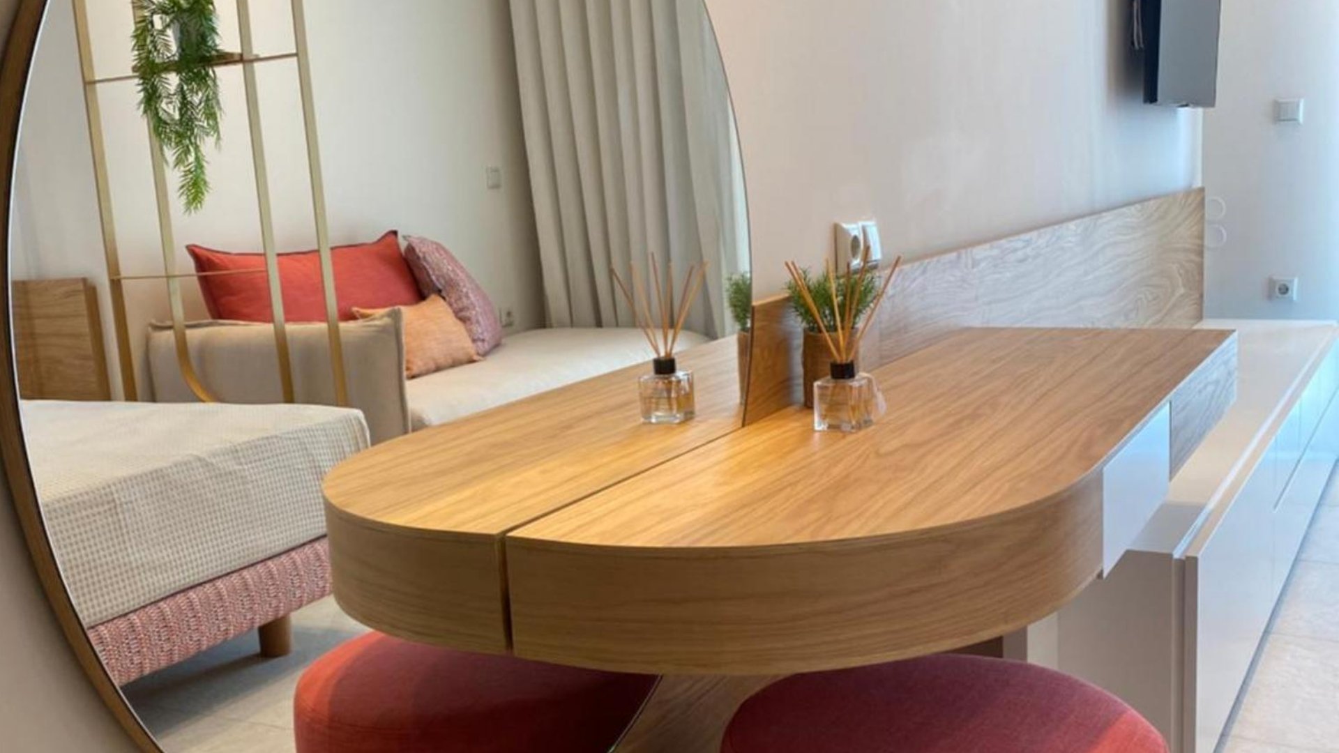 OliVISTA Deluxe Double Room